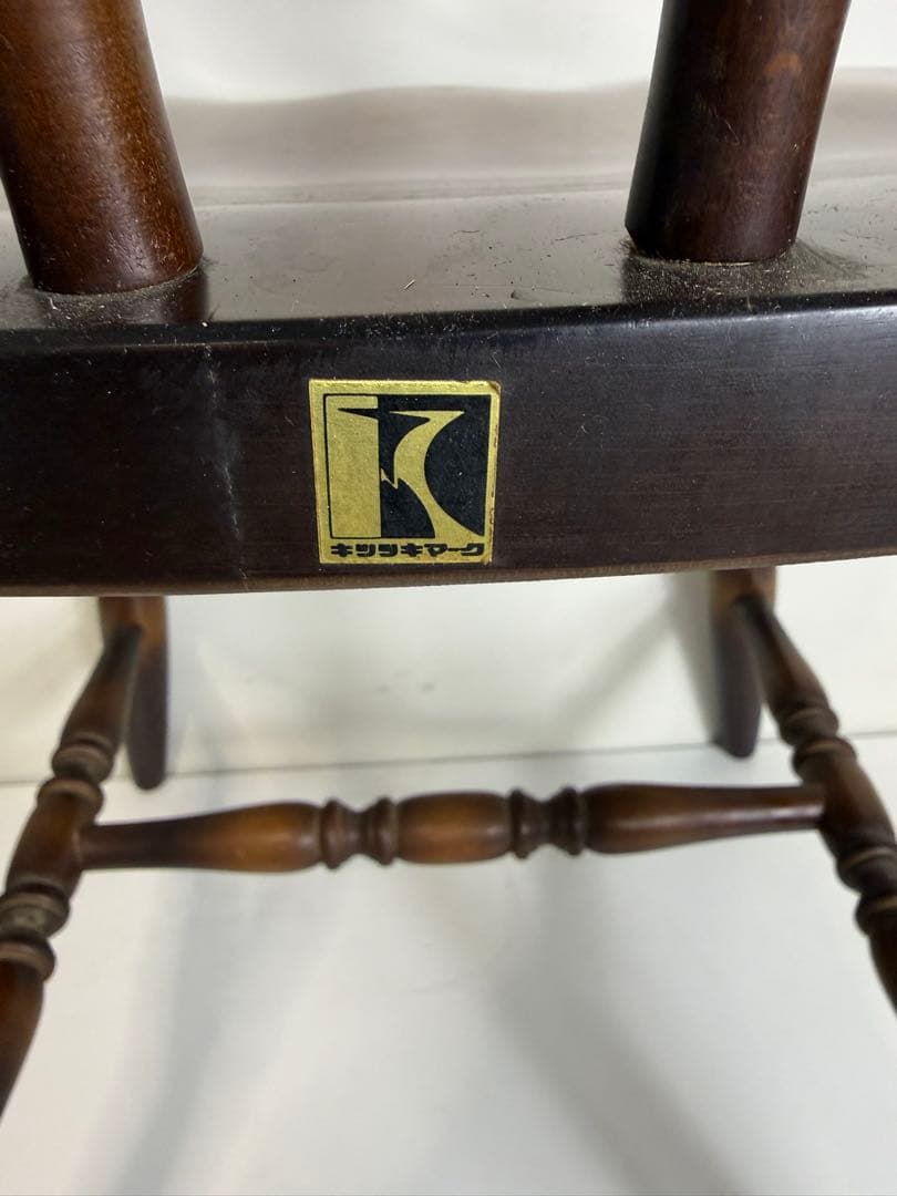 キツツキマーク　椅子①