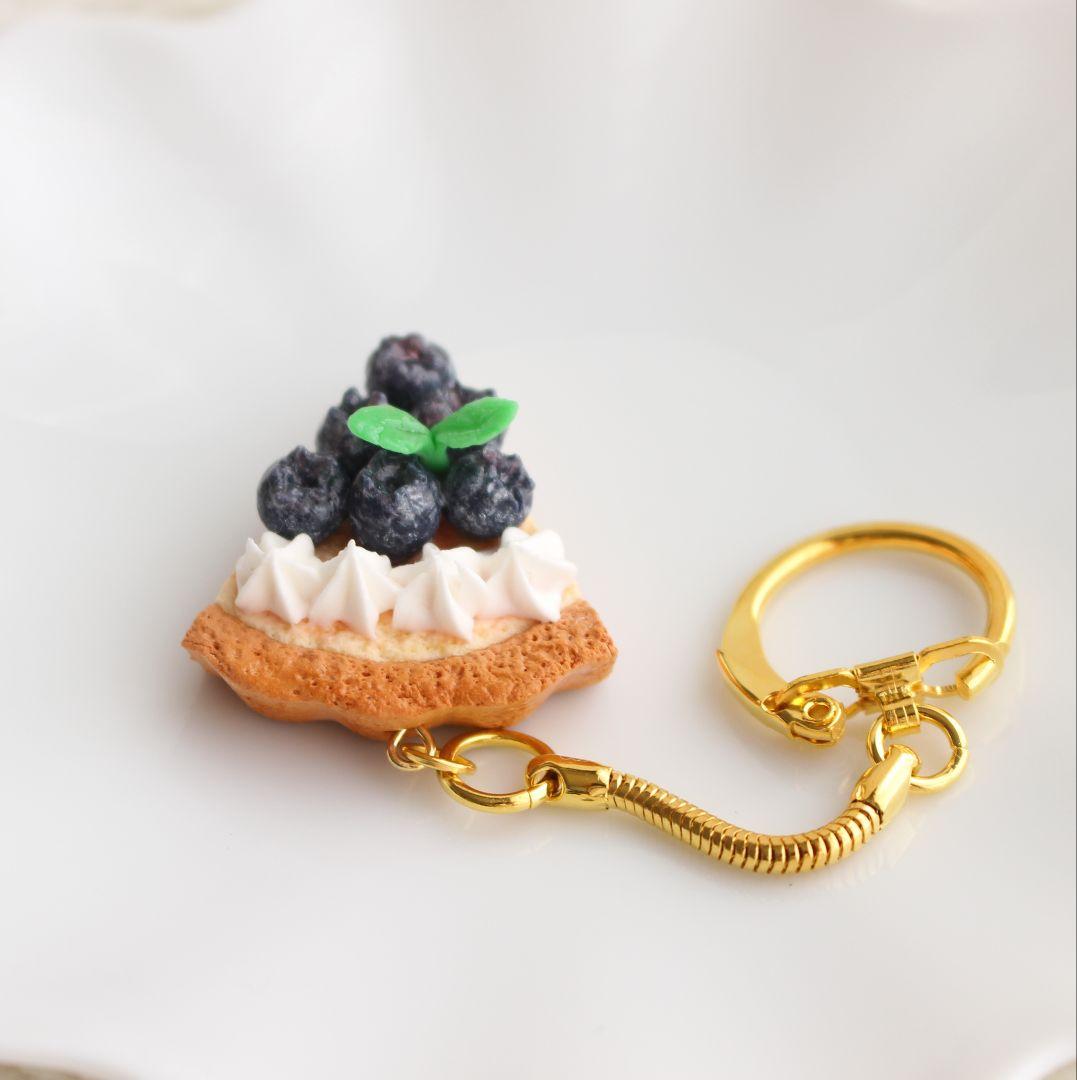 ハンドメイド　ブルーベリーのタルト　ロールケーキ　フェイクスイーツ