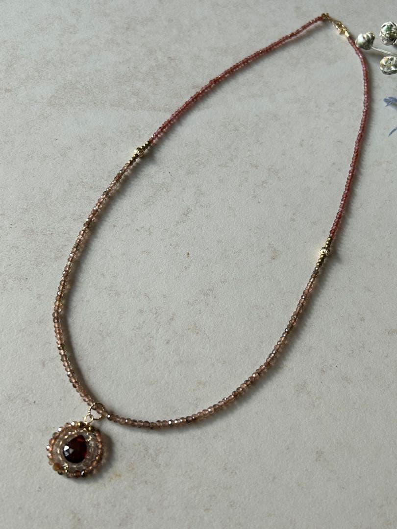 14KGF アンダルサイトとシャンパンガーネットのネックレス