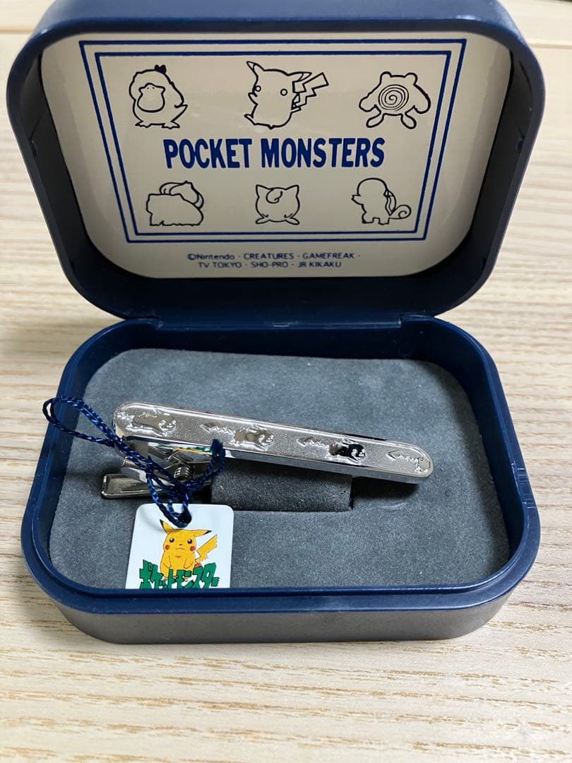 ピカチュウ　ネクタイピン