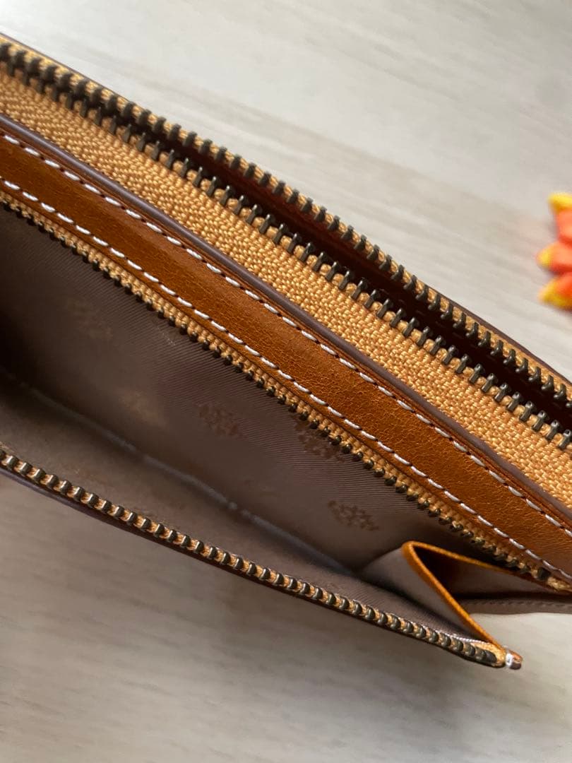 ダコタ　本革　長財布　厚さ2センチでスッキリ