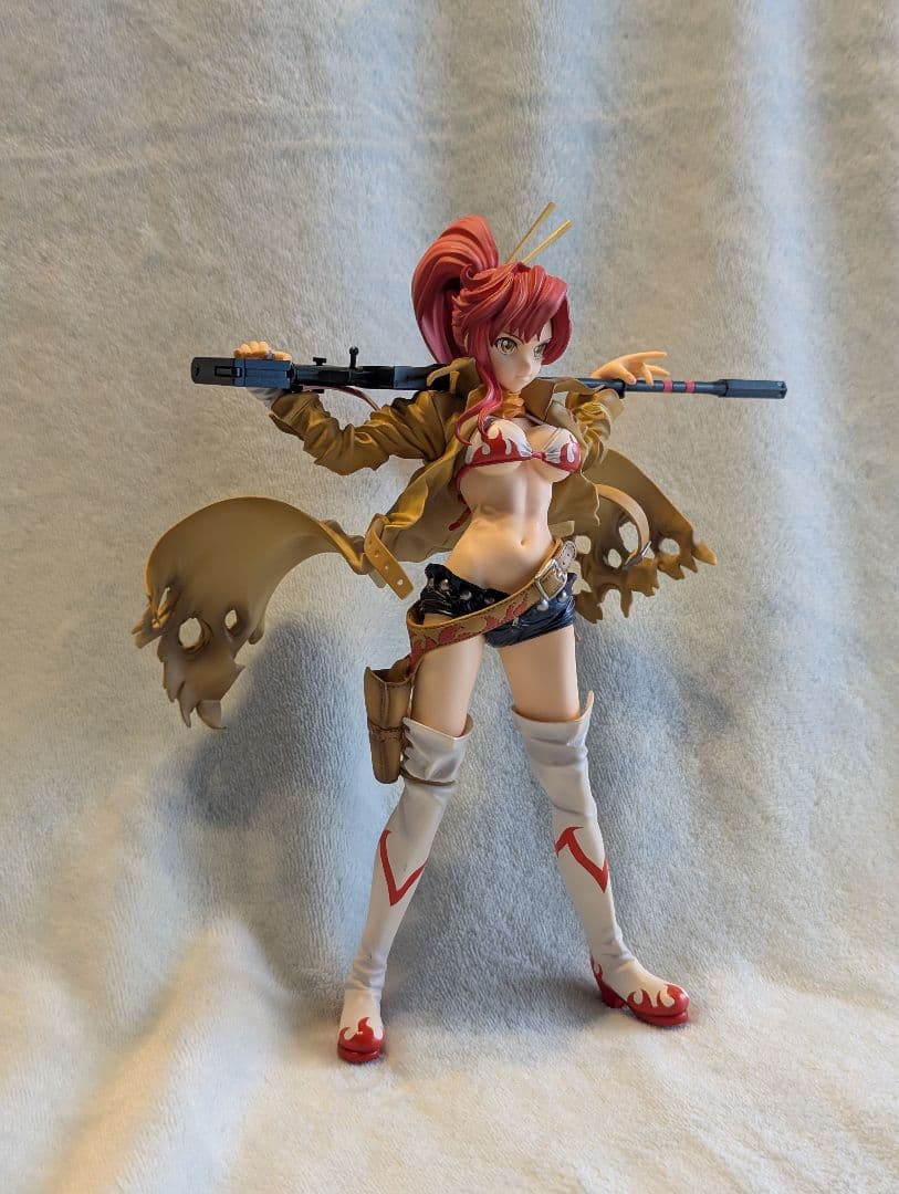 謎の賞金稼ぎ　ヨーコ・リットナー