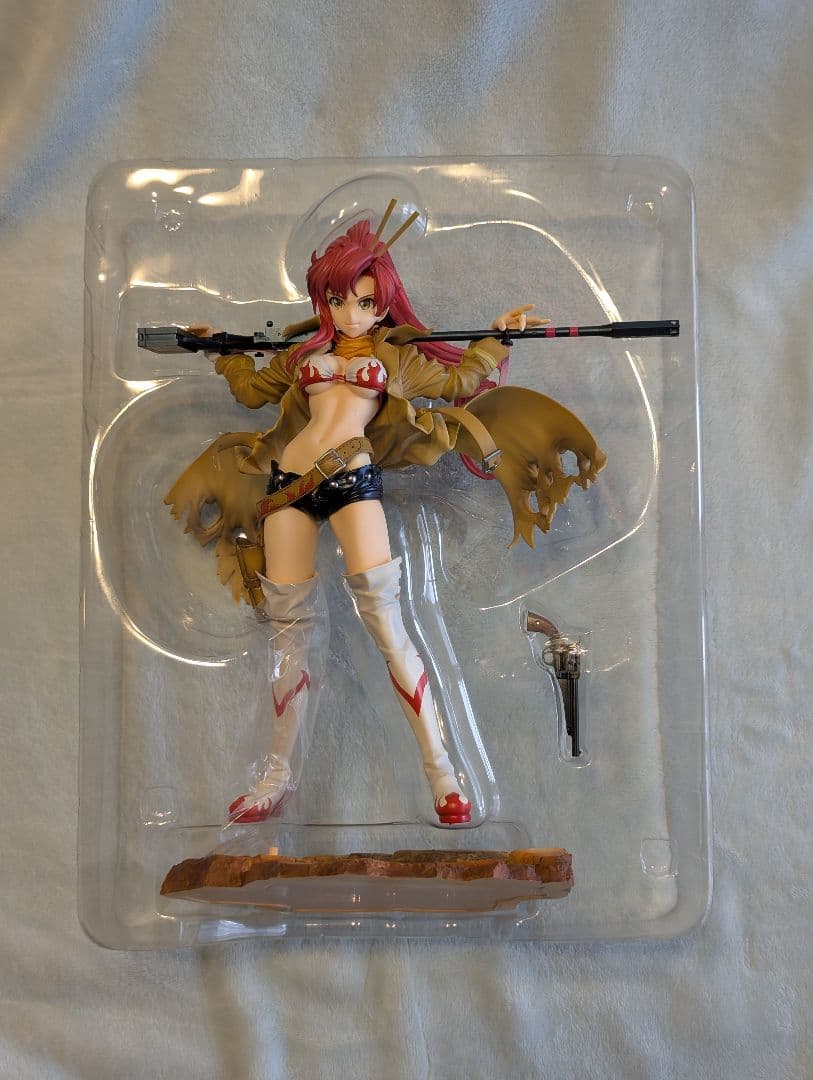 謎の賞金稼ぎ　ヨーコ・リットナー