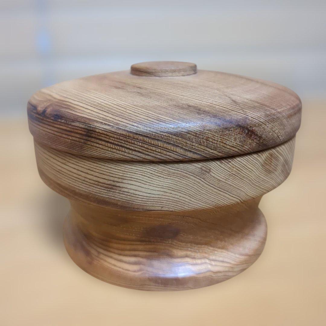 屋久杉高台付き小物入れ　手作り木工