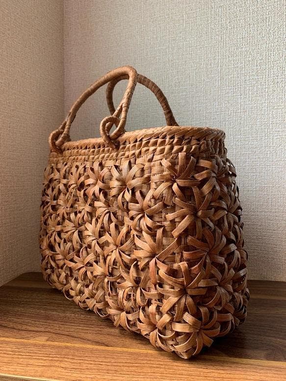 山葡萄　手作り　山葡萄かごバッグ　立体花　山葡萄籠バッグ　内布あり