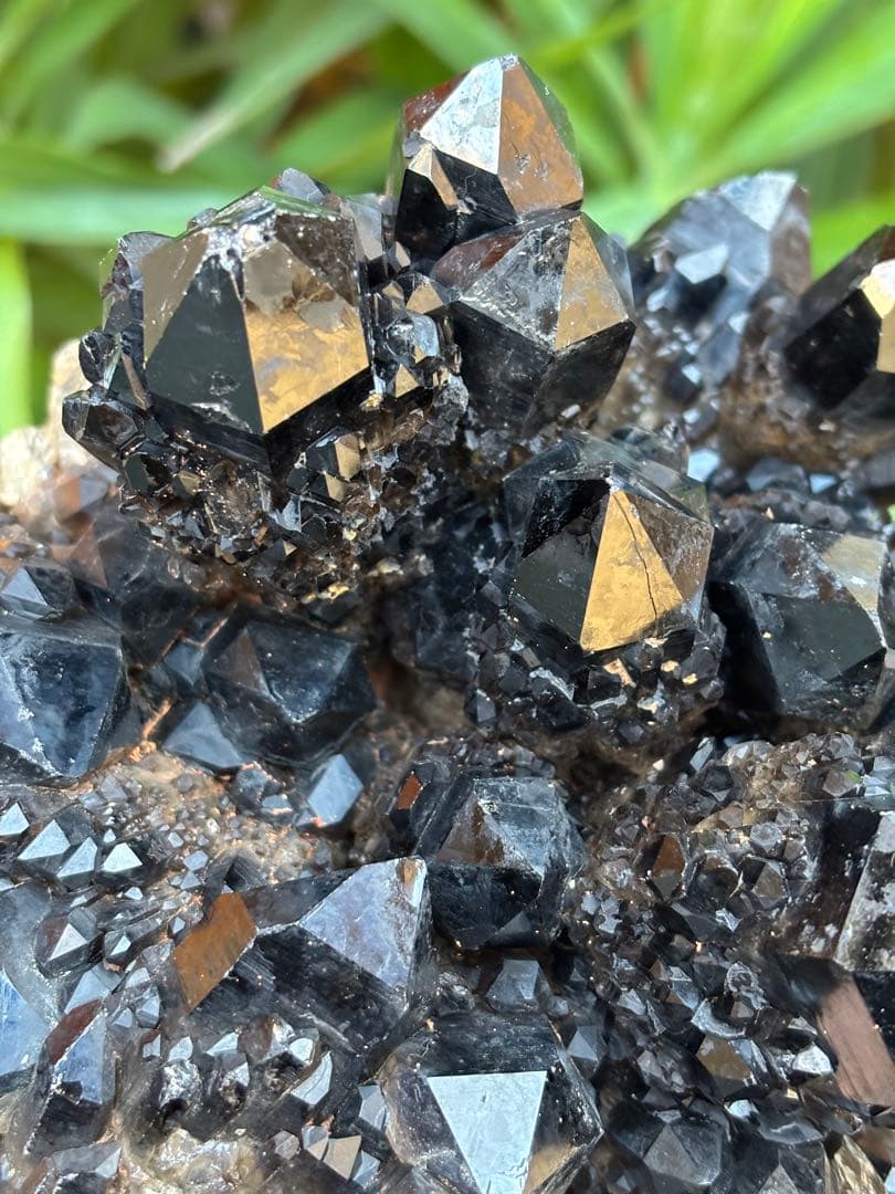 コンゴ産　モリオンクラスター　2200g 形姿良し　カッコいい　天然石