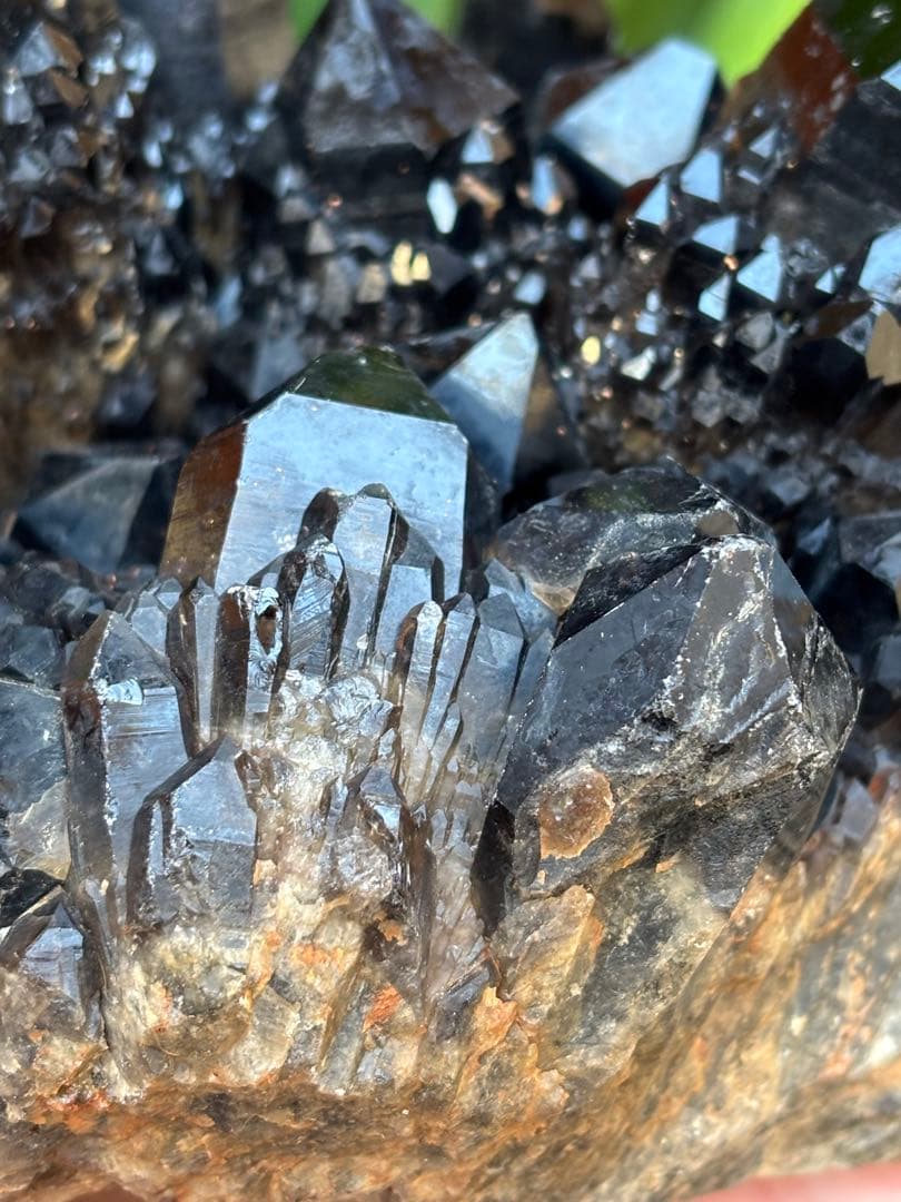 コンゴ産　モリオンクラスター　2200g 形姿良し　カッコいい　天然石