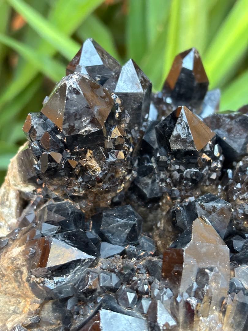 コンゴ産　モリオンクラスター　2200g 形姿良し　カッコいい　天然石