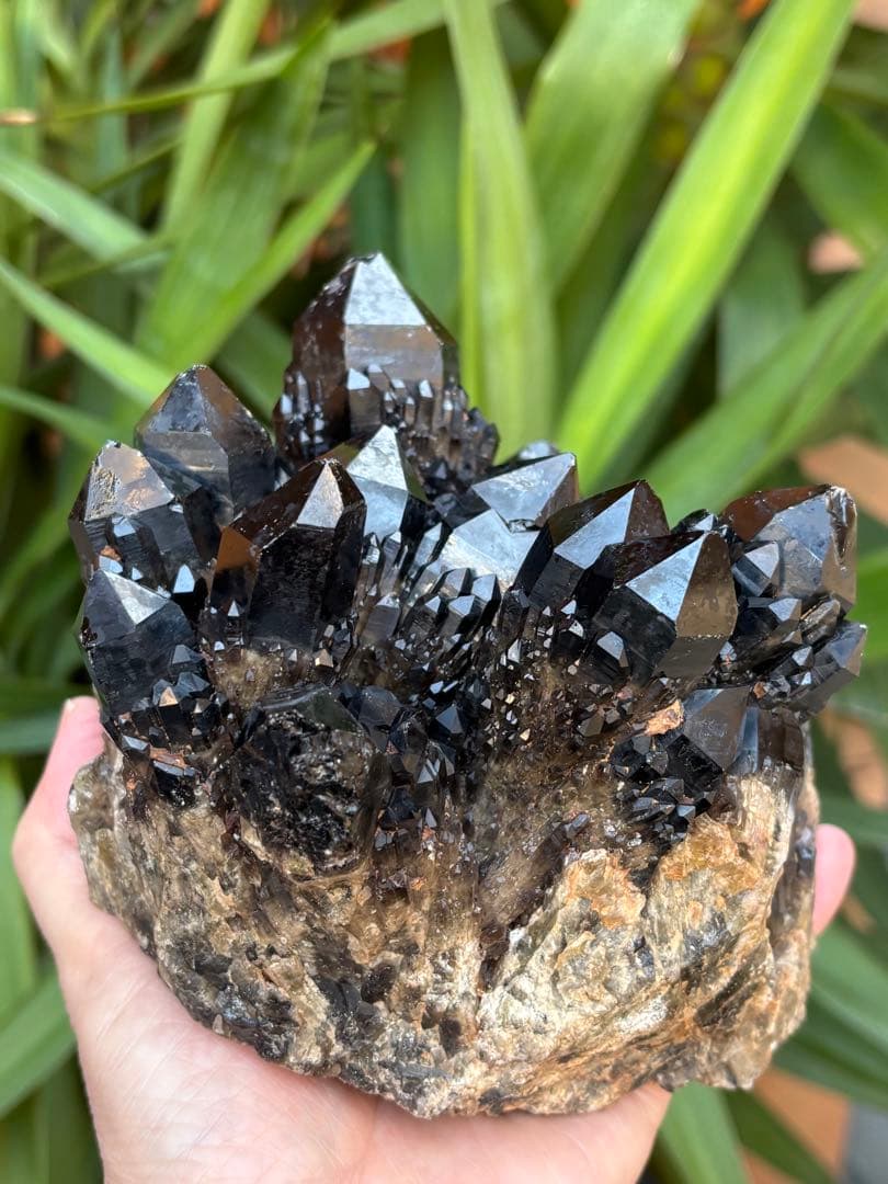 コンゴ産　モリオンクラスター　2200g 形姿良し　カッコいい　天然石