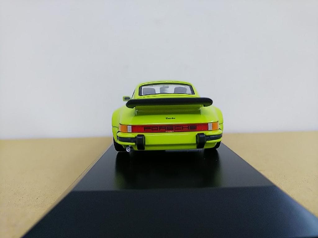 ポルシェ特注ウェリー社製 1/43 ポルシェ 911 ターボ 1974ミニカー