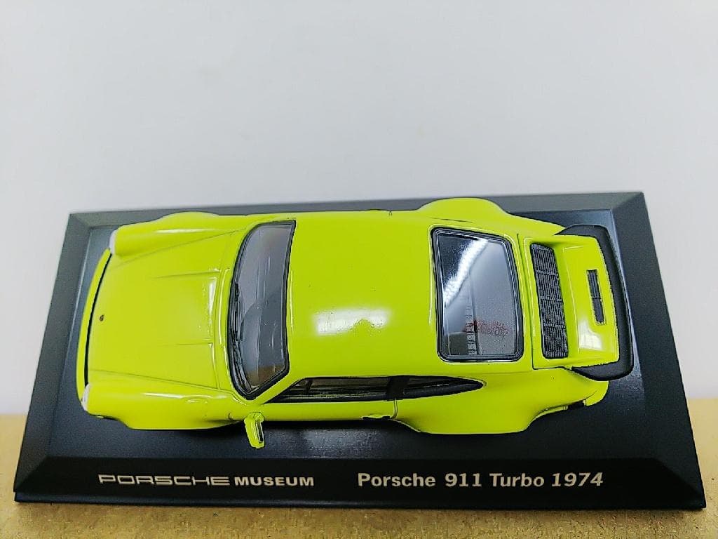 ポルシェ特注ウェリー社製 1/43 ポルシェ 911 ターボ 1974ミニカー