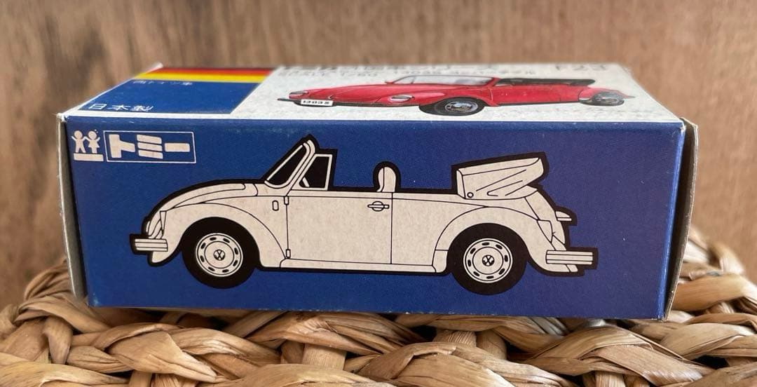 〈トミカ〉F23 フォルクスワーゲン コンバーチブル 黒×タン(日本製)