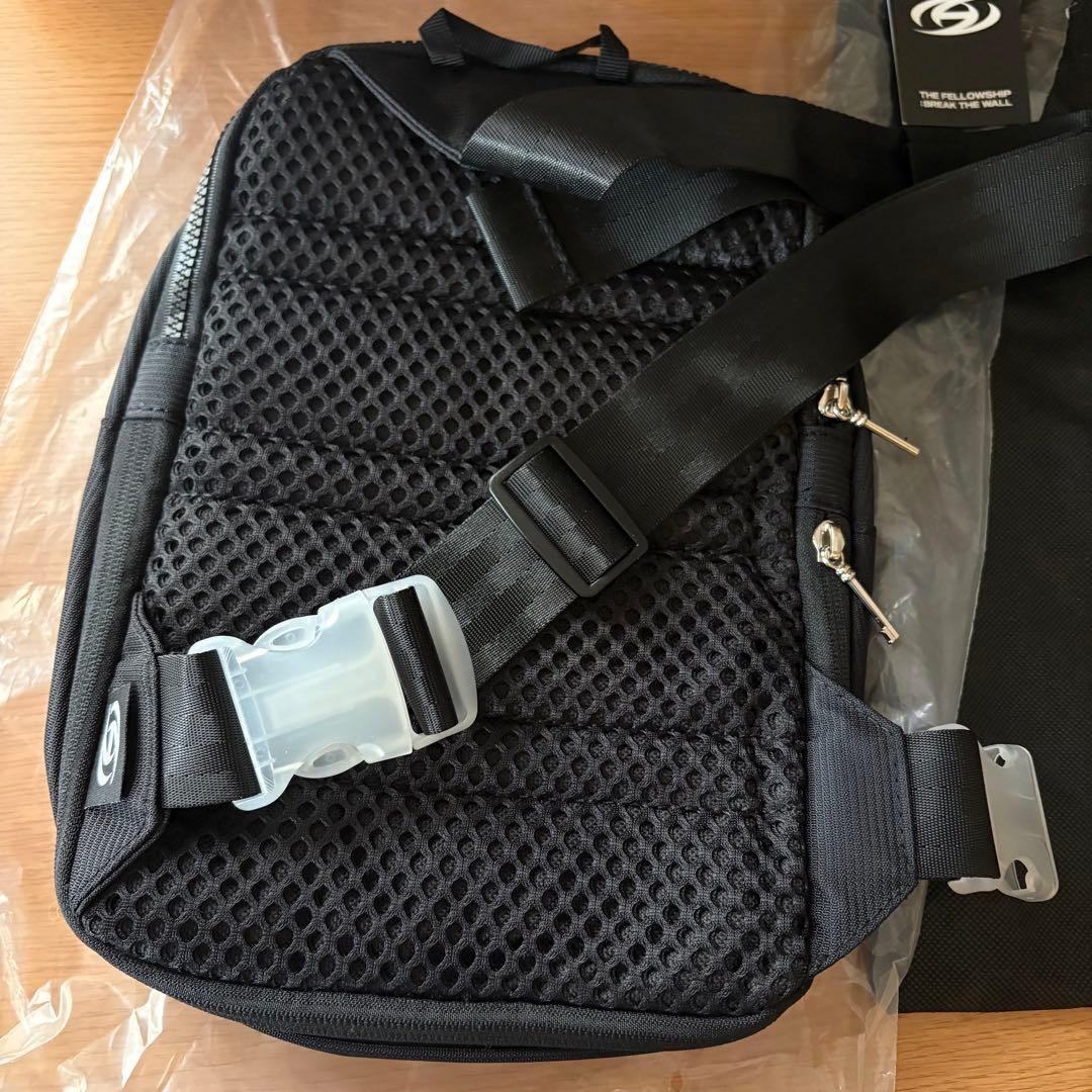 ATEEZ グッズ　SLING BAG