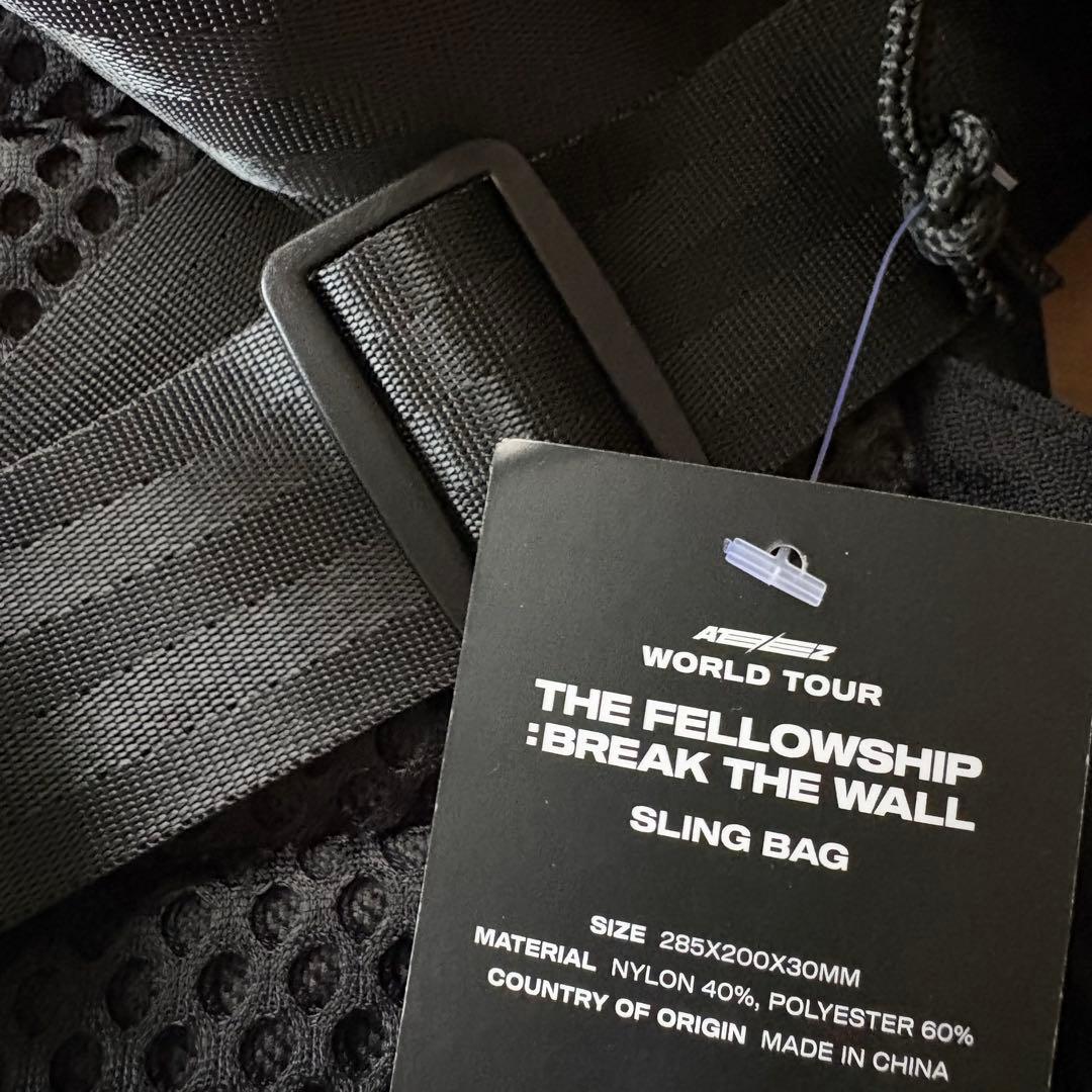 ATEEZ グッズ　SLING BAG