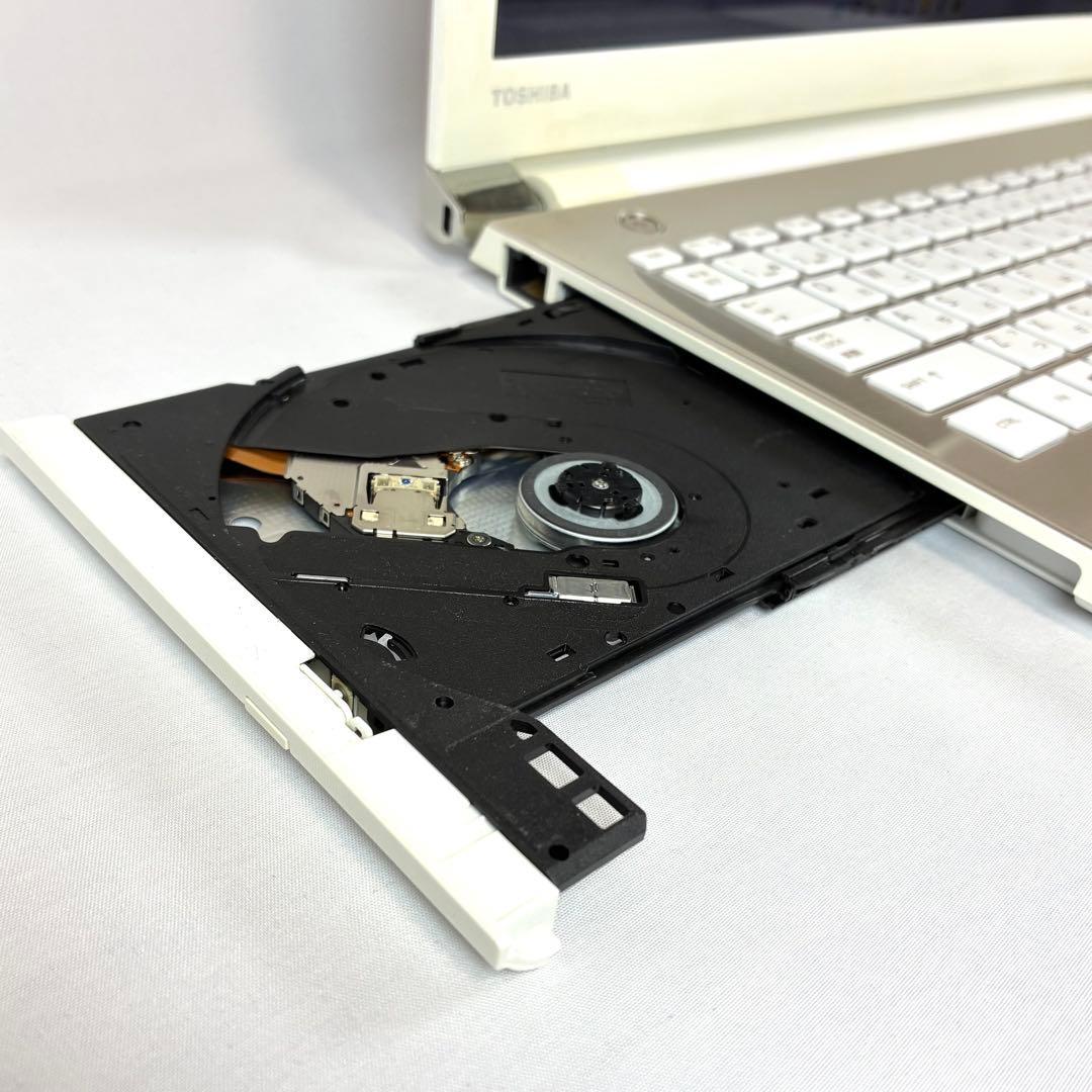 東芝dynabook T45 Celeron 15インチ パソコン PC快適良好