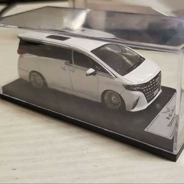 トヨタ アルファード 1/64