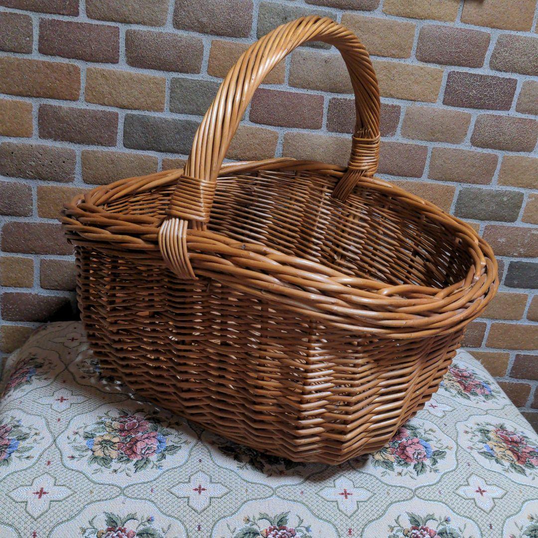 持ち手付き　大きなバスケット　買物　収穫　おでかけ　ピクニック　インテリア