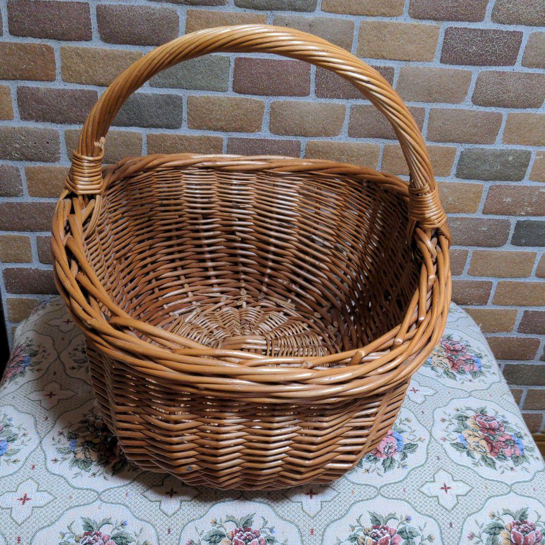 持ち手付き　大きなバスケット　買物　収穫　おでかけ　ピクニック　インテリア
