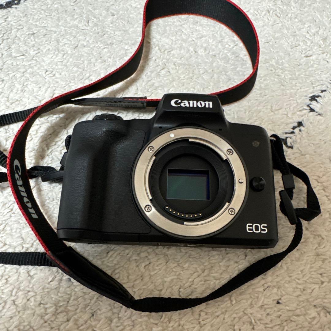 Canon EOS kiss Mミラーレス一眼カメラ 本体とレンズ2本付き
