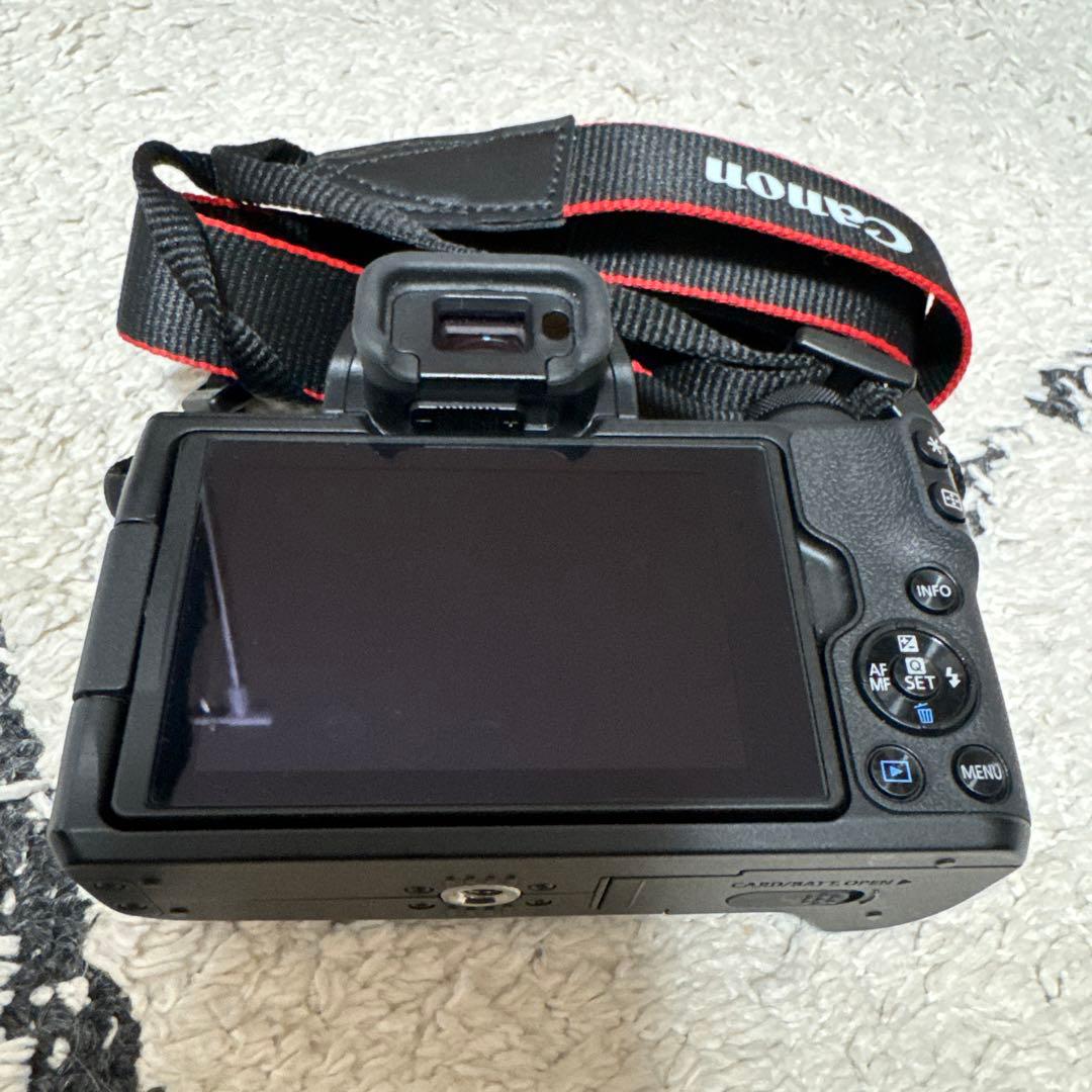 Canon EOS kiss Mミラーレス一眼カメラ 本体とレンズ2本付き