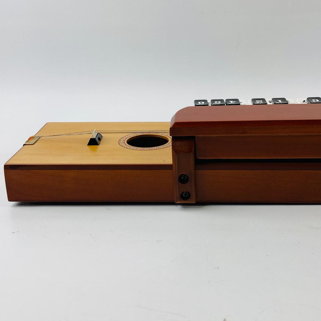 【美品】スズキ 大正琴 桂 TAS-11 エレキ仕様 セミハードケース・ピック付