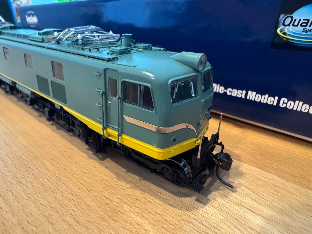 HOゲージ 電気機関車 EF58 青大将
