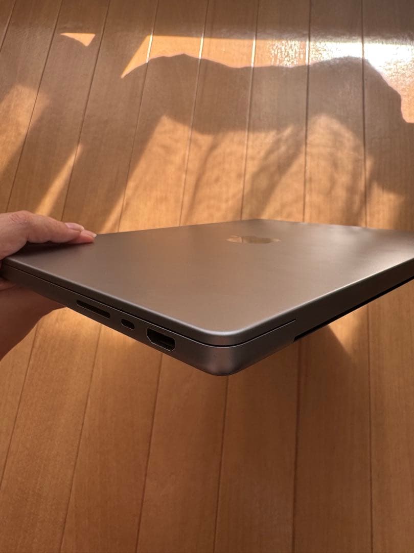 MacBook Pro M1 Pro 14インチ スペースグレイ