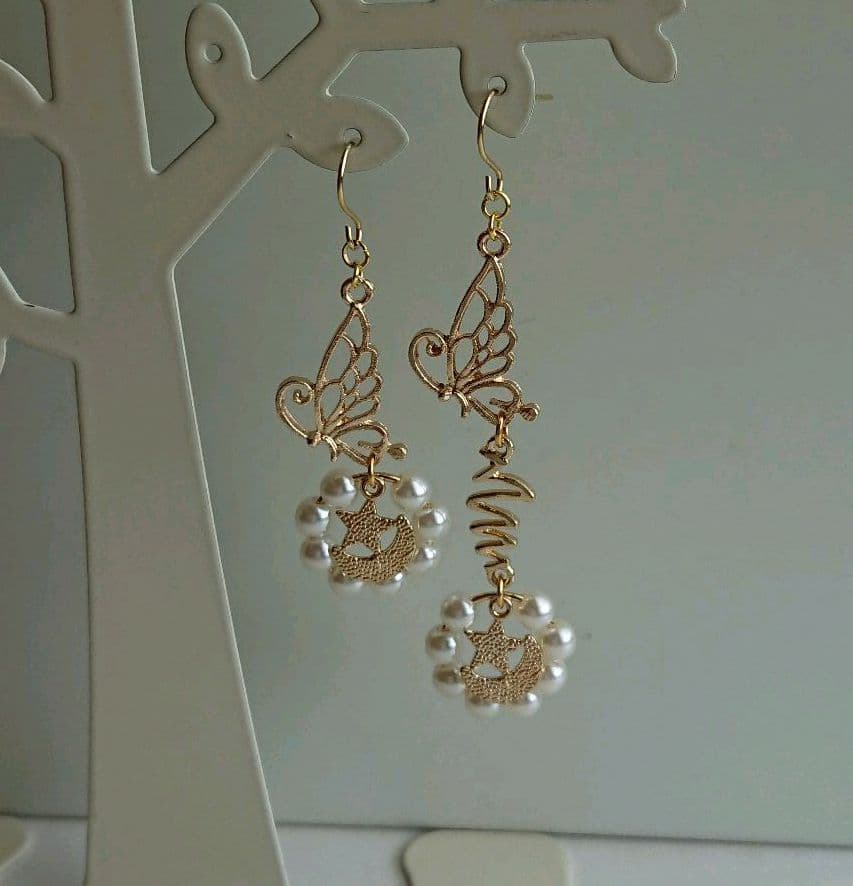 #787☆1点限定☆大人可愛い☆横向き蝶々月と星パール