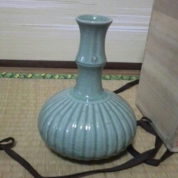 韓国陶芸　東谷　青磁　花瓶