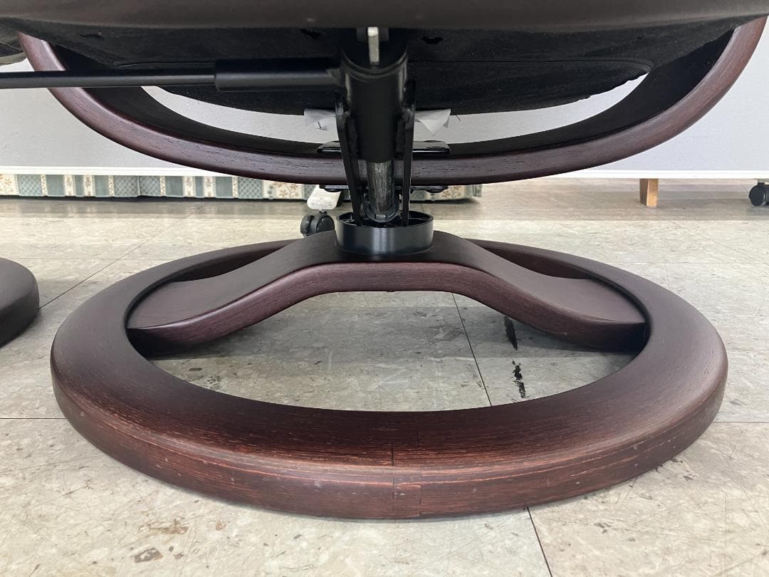 Hjellegjerde パーソナルチェア リクライニング オットマン付