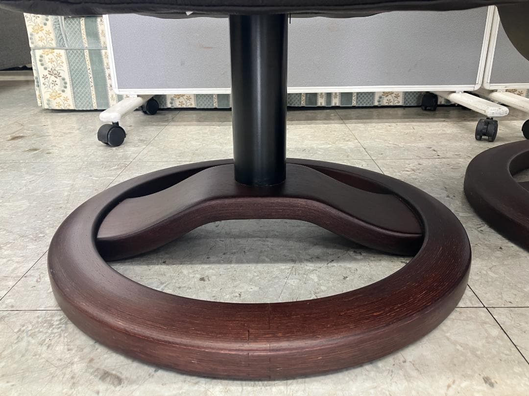 Hjellegjerde パーソナルチェア リクライニング オットマン付