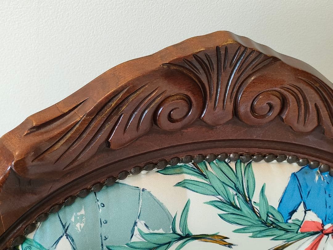 ●ドマン●無垢木のエレガントな椅子●有名ブランドスカーフでリメイク