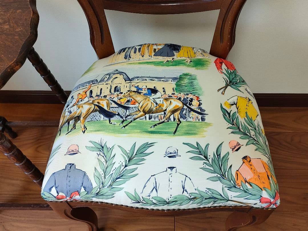 ●ドマン●無垢木のエレガントな椅子●有名ブランドスカーフでリメイク