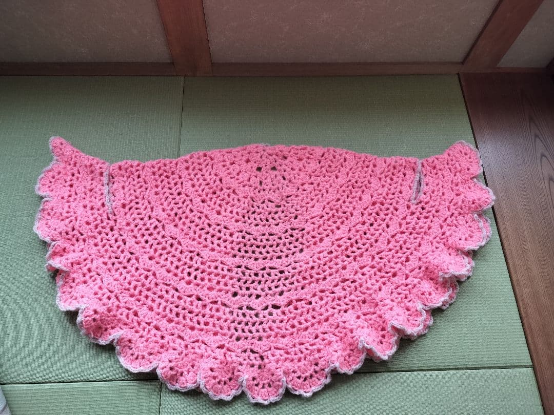 手編み　円形ストール　ひざ掛け、マフラー、ベストにも