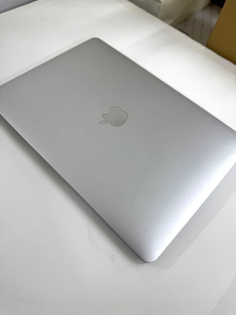 Apple MacBook Air M1 2020　256GB　8GB