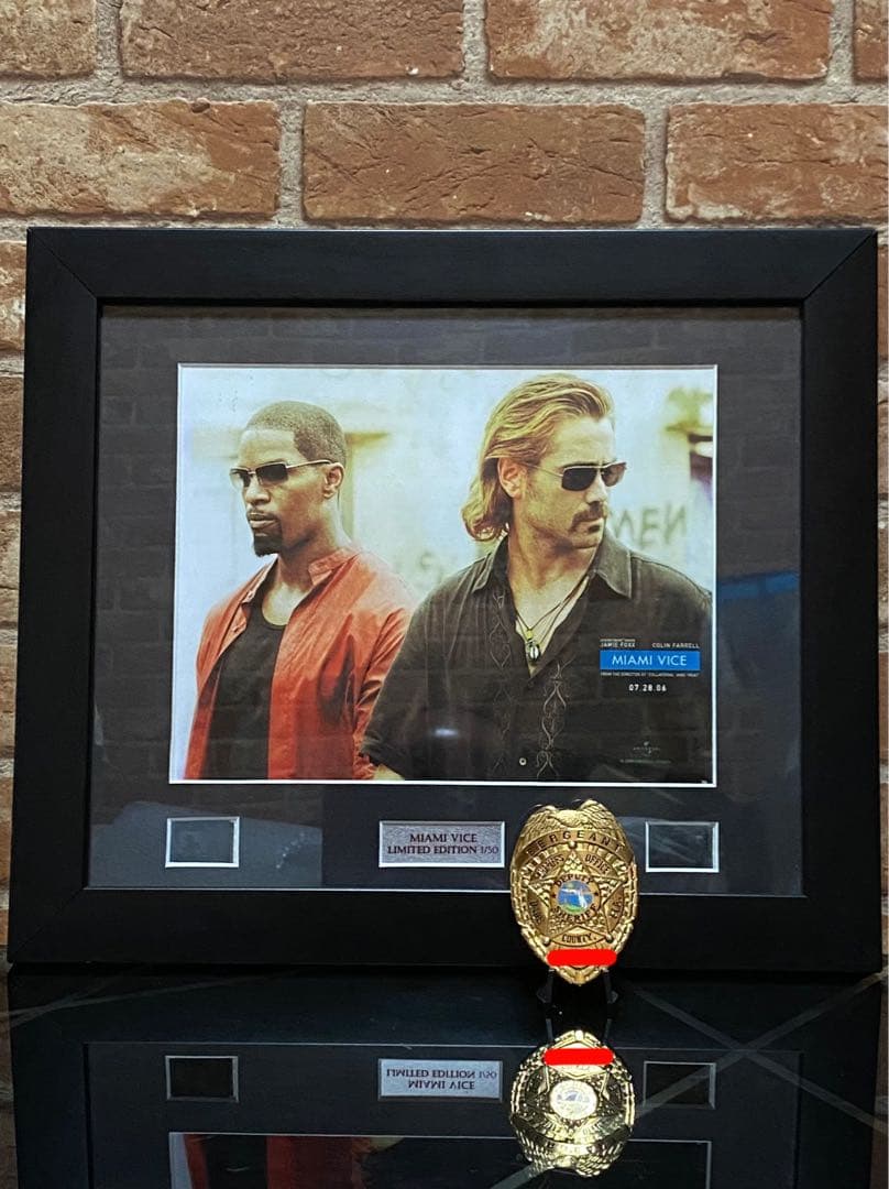 【撮影実使用プロップ品】映画 MIAMI VICE ポリスバッジ 専用スタンド付