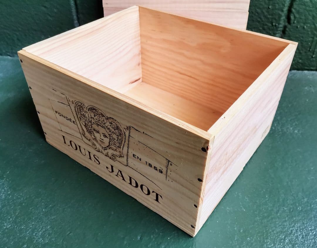 フランスブルゴーニュ高級ワイン木箱１、2014’エシェゾーグランクリュ　美品