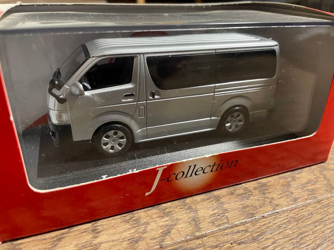 jコレクション　1/43 トヨタ　ハイエース　シルバー