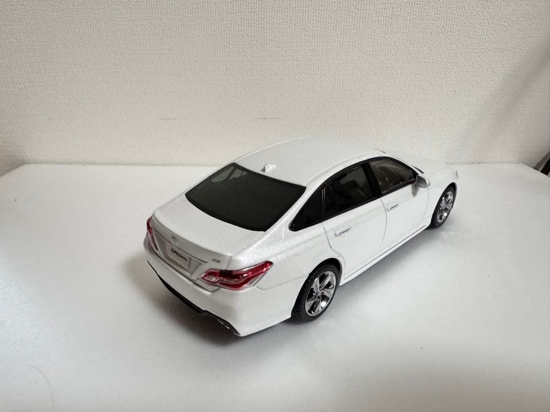 カラーサンプル ミニカー 1/30 クラウン、ランドクルーザー、CH-R GR