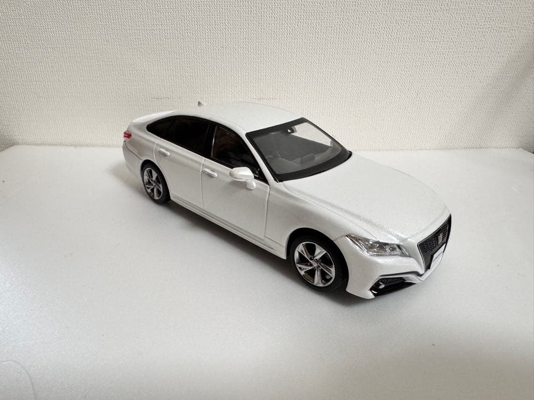 カラーサンプル ミニカー 1/30 クラウン、ランドクルーザー、CH-R GR