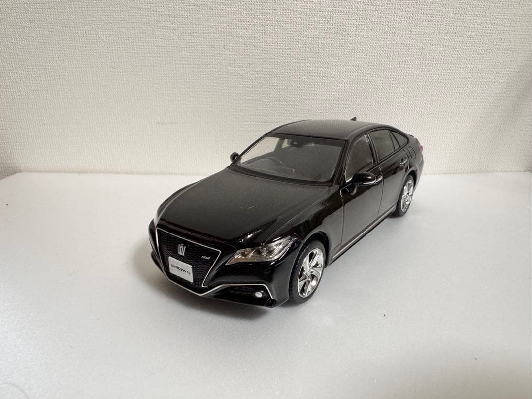 カラーサンプル ミニカー 1/30 クラウン、ランドクルーザー、CH-R GR