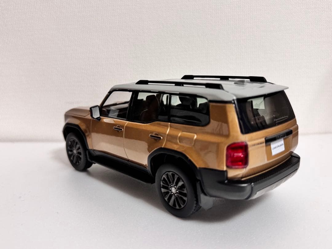 カラーサンプル ミニカー 1/30 クラウン、ランドクルーザー、CH-R GR