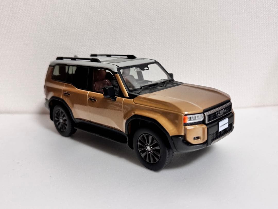 カラーサンプル ミニカー 1/30 クラウン、ランドクルーザー、CH-R GR