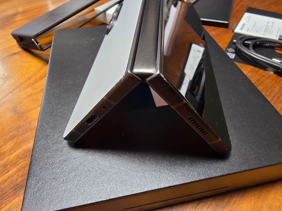 SAMSUNG Galaxy Z Fold 5 直販1TBモデル　オマケ付き