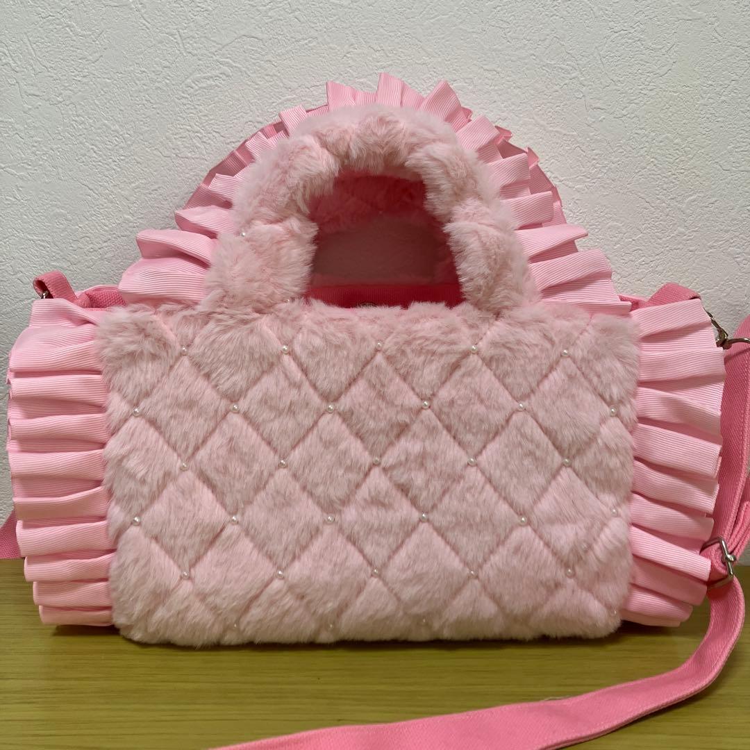 フリル　ボアバック　ショルダーバック　横22×縦15×マチ10㎝　マスコット付