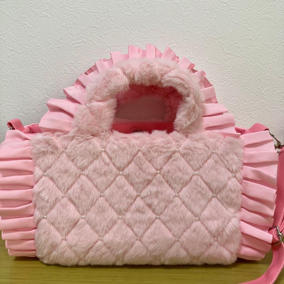 フリル　ボアバック　ショルダーバック　横22×縦15×マチ10㎝　マスコット付