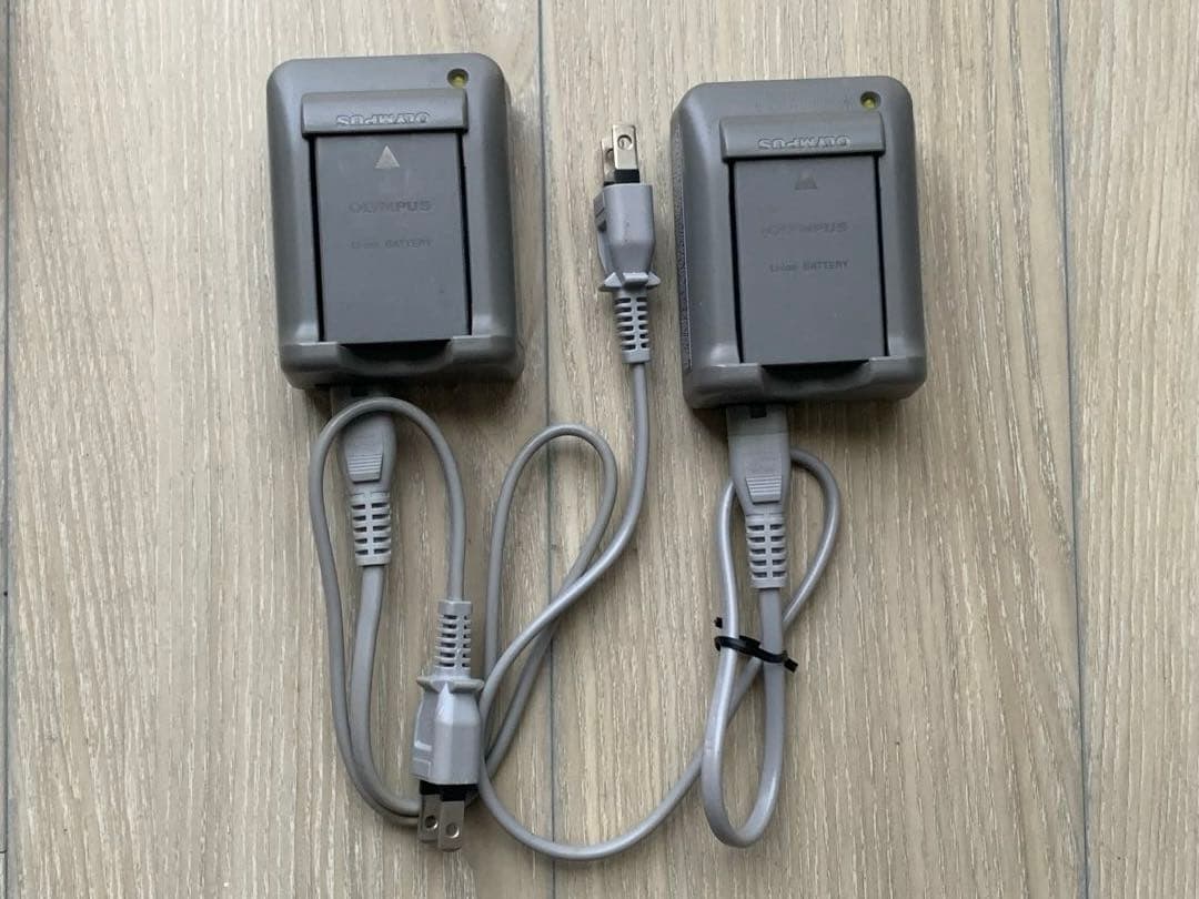 Olympus OM-D ミラーレスカメラ 本体とレンズ2本