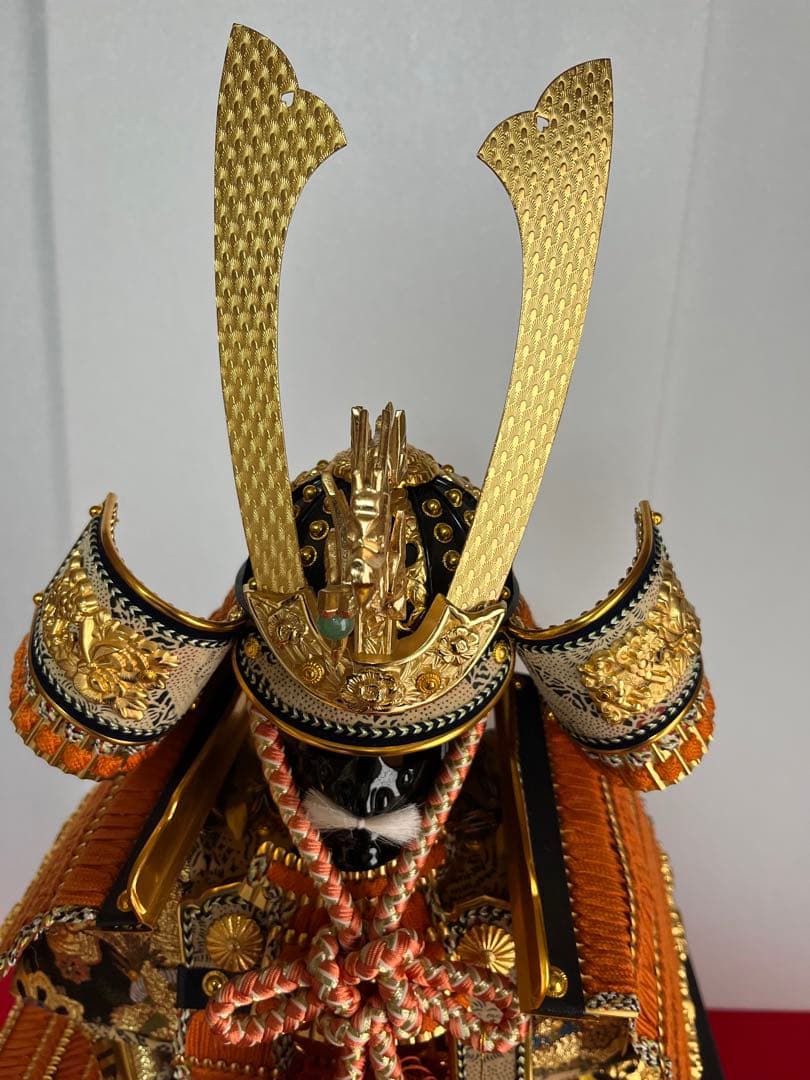金小札緋縅大鎧