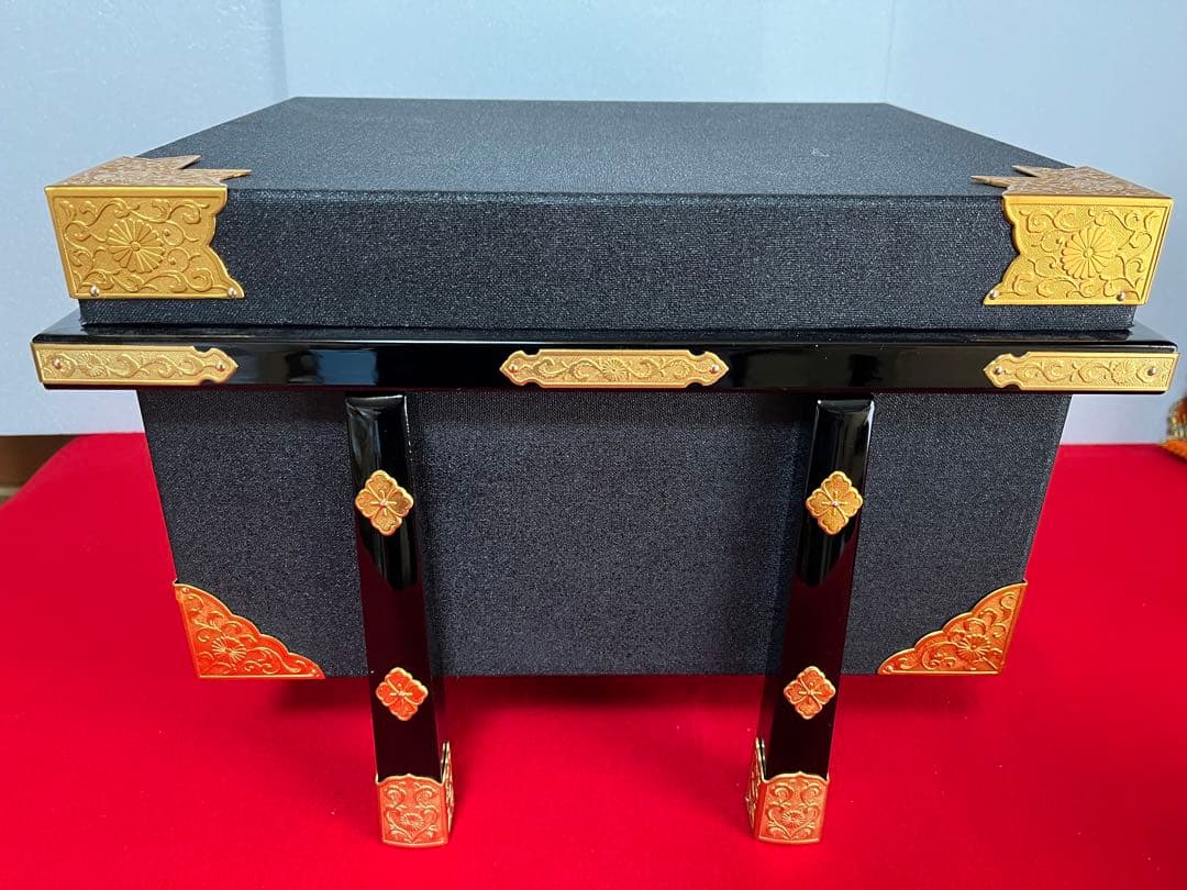 金小札緋縅大鎧