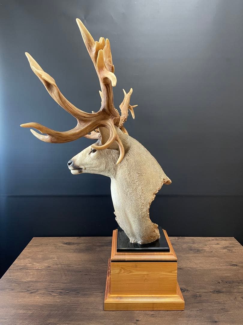 置物 CROWNING GLORY by JOE SLOCKBOWER